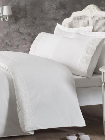 Ekskluzywna pościel na prezent Tivolyo Arian biała z koronką